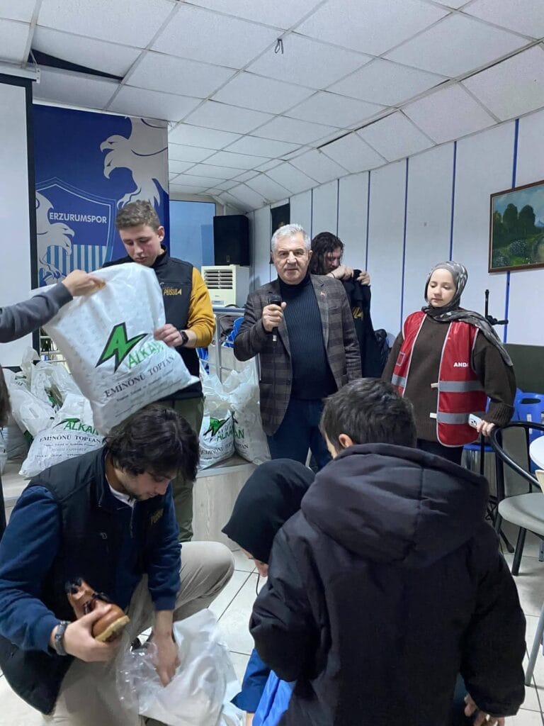 Pusulamız İyilik Yönümüz Sevgi