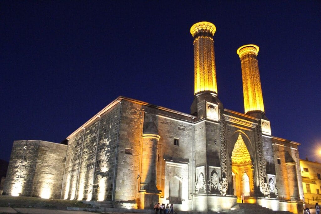 Erzurum Çifte Minareli Medrese