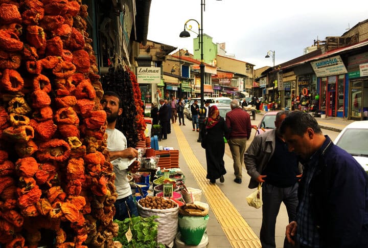 Erzurum’da Günlük Hayat | Şehrin Sade Ritmi ve İnsan İlişkileri