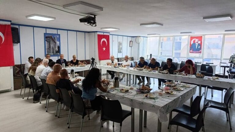 KOÇ, BASIN MENSUPLARIYLA BİR ARAYA GELDİ